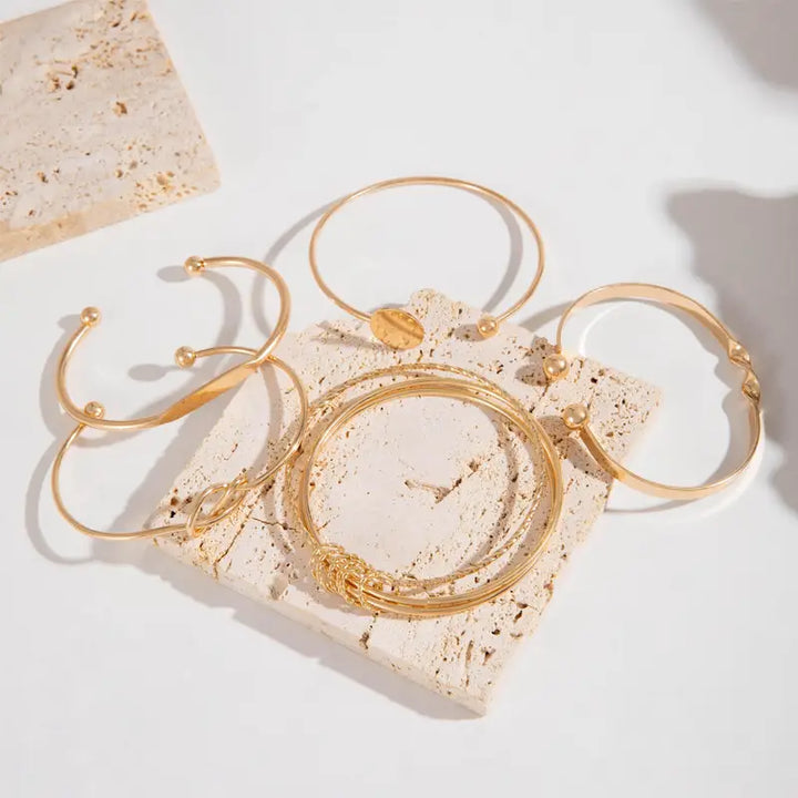 Collar con elegancia anudada | Oro