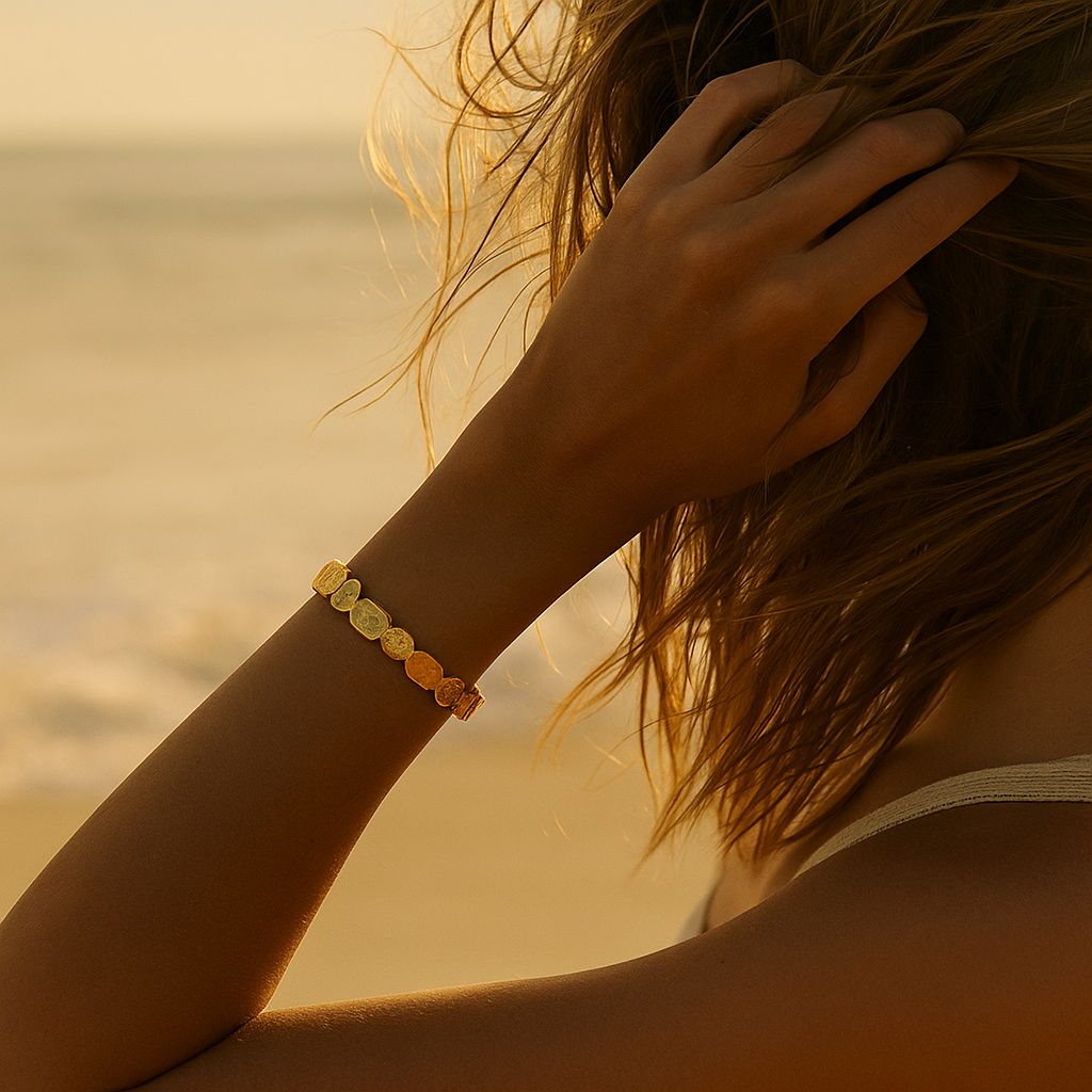 Aeris | Reflejos de arena dorada