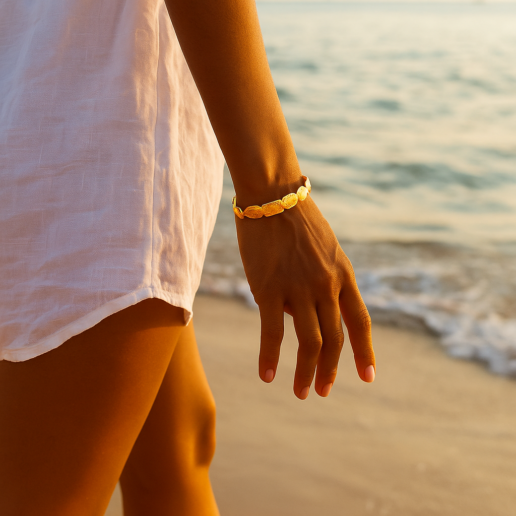 Aeris | Reflejos de arena dorada