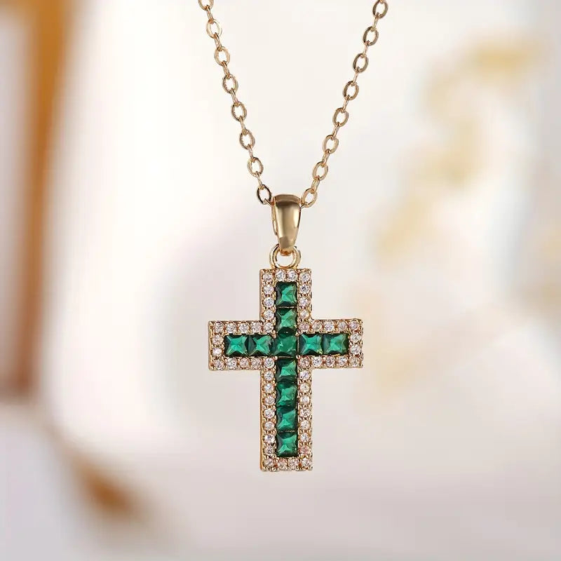 Collar Colgante Cruz Esmeralda Solene | Oro de 18K