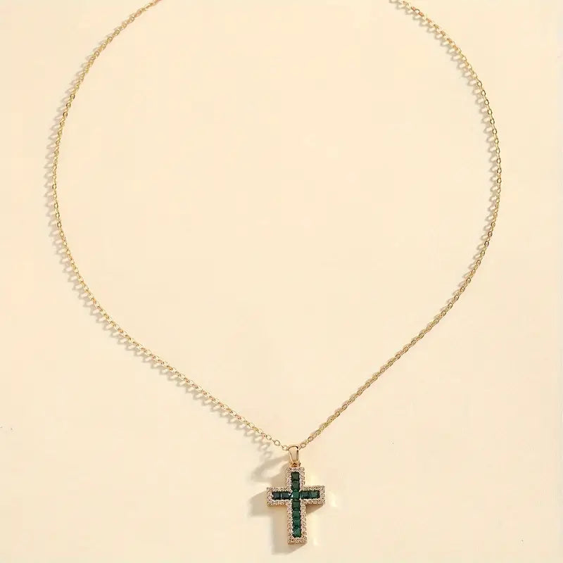 Collar Colgante Cruz Esmeralda Solene | Oro de 18K