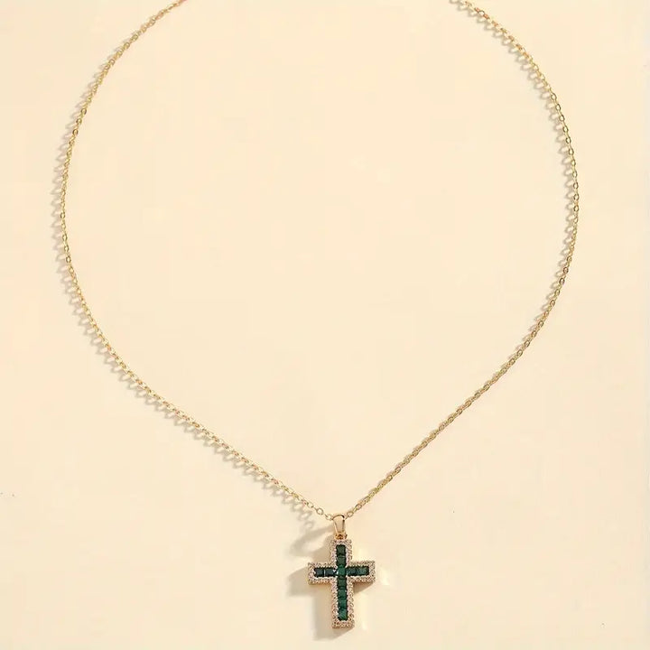 Collar Colgante Cruz Esmeralda Solene | Oro de 18K
